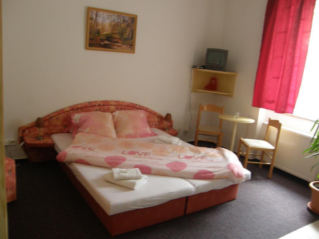 Hotel Filip Ceske Budejovice Cameră foto