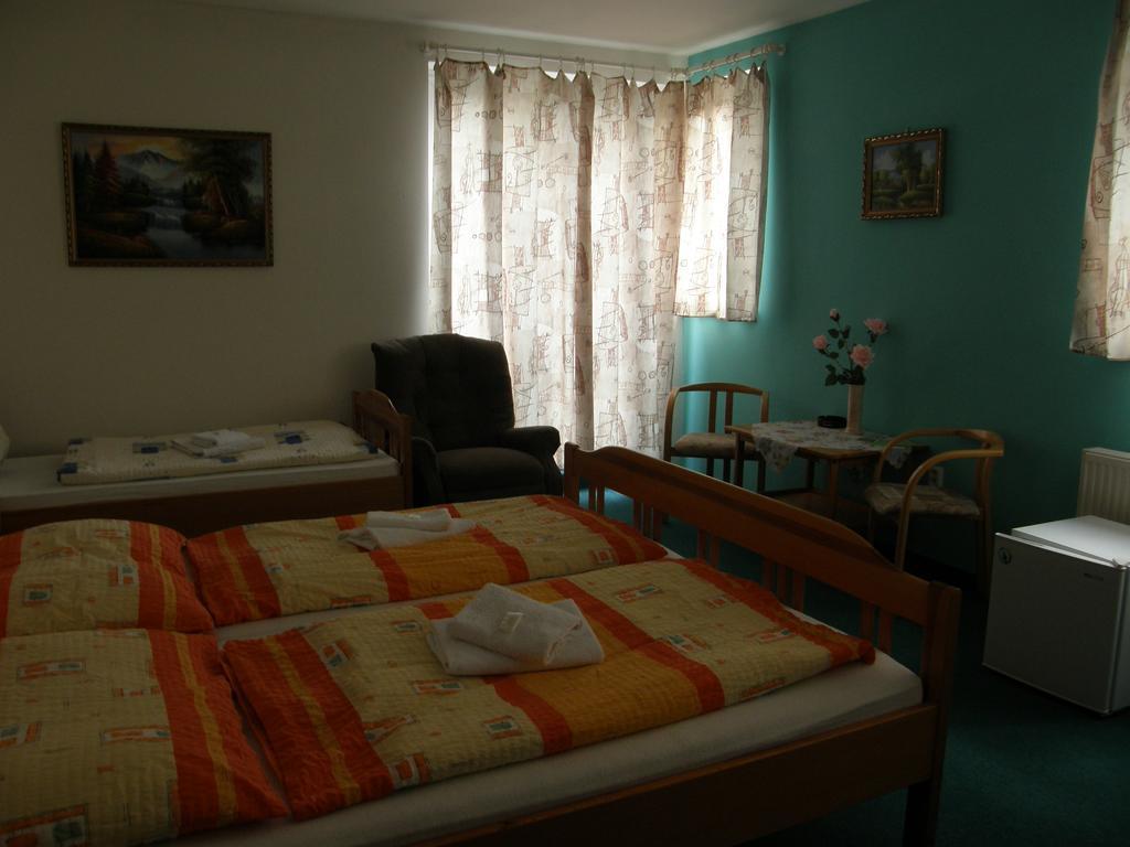 Hotel Filip Ceske Budejovice Cameră foto