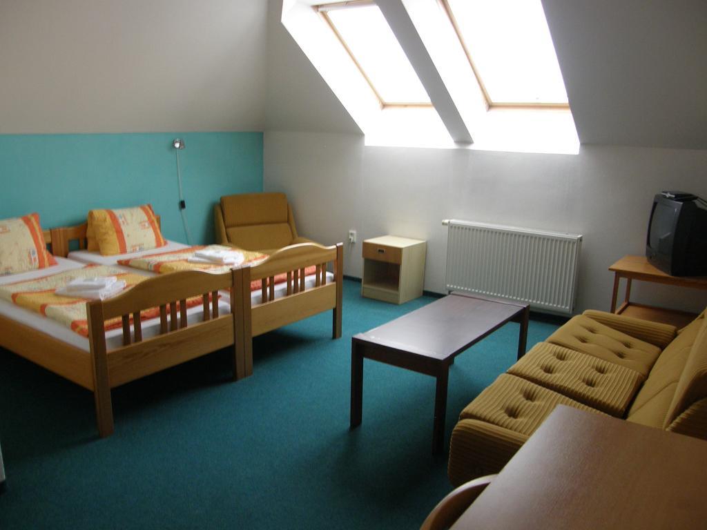 Hotel Filip Ceske Budejovice Cameră foto