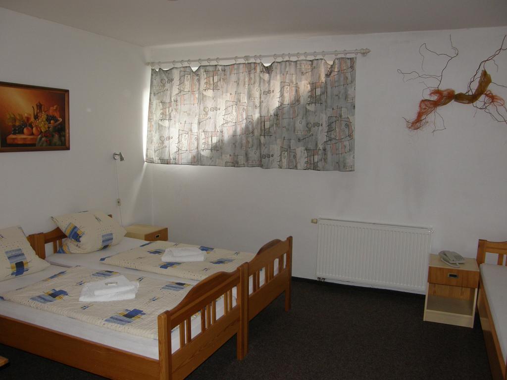 Hotel Filip Ceske Budejovice Cameră foto