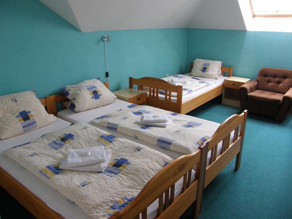 Hotel Filip Ceske Budejovice Cameră foto